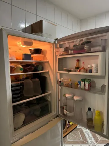 Vendo geladeira 