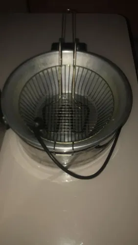 Vendo fritadeira 2 litros e estufa 3 bandejas 