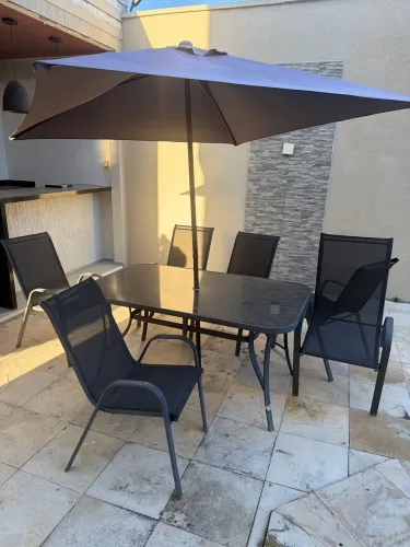 Mesa pra Deck com guarda sol