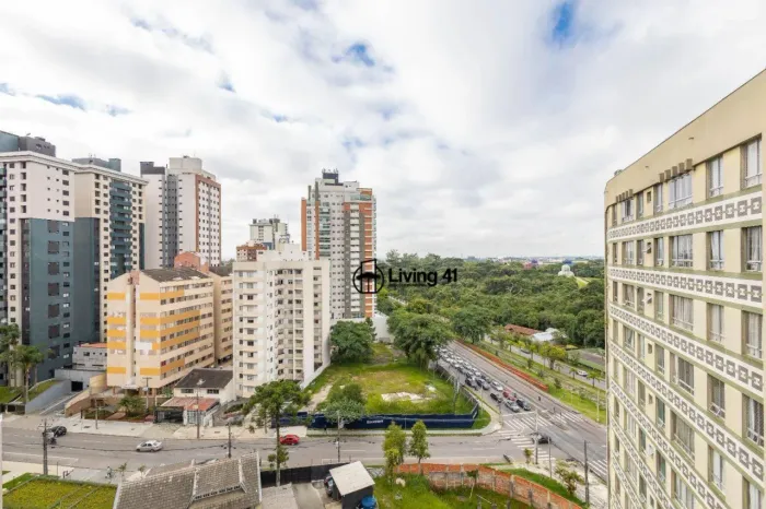 Vista permanente para o maior cartão-postal de Curitiba: o Jardim Botânico!