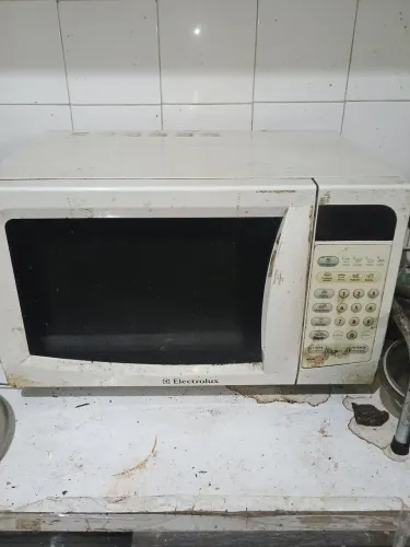 Microondas Electrolux Está queimado