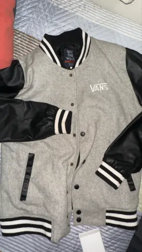 Jaqueta Vans tipo baseball 