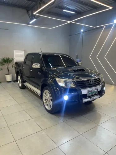 Toyota Hilux CD SRV D4-d 4X4 3.0 TDI Diesel AUT 2013