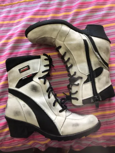Bota Feminina couro Nobuk