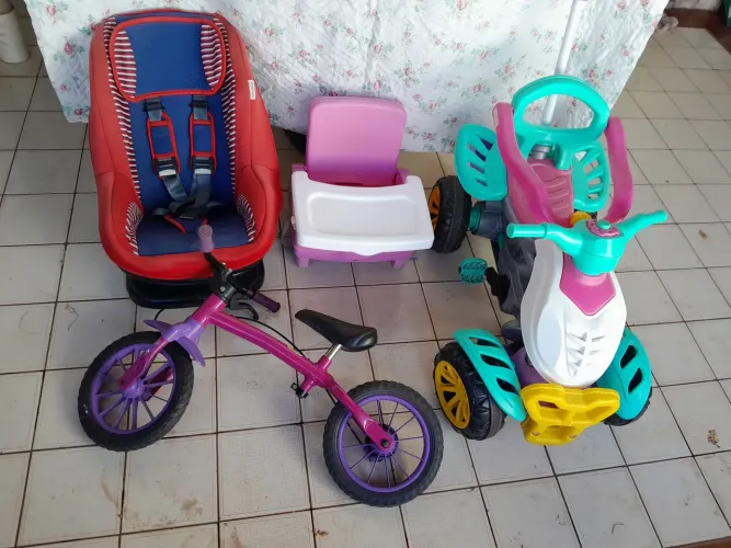 Carrinho, bicicleta, cadeirinha 