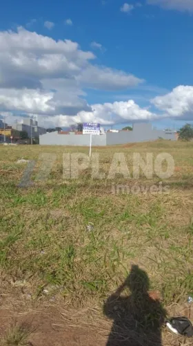 Venda de Terreno / Lote na cidade de São Carlos