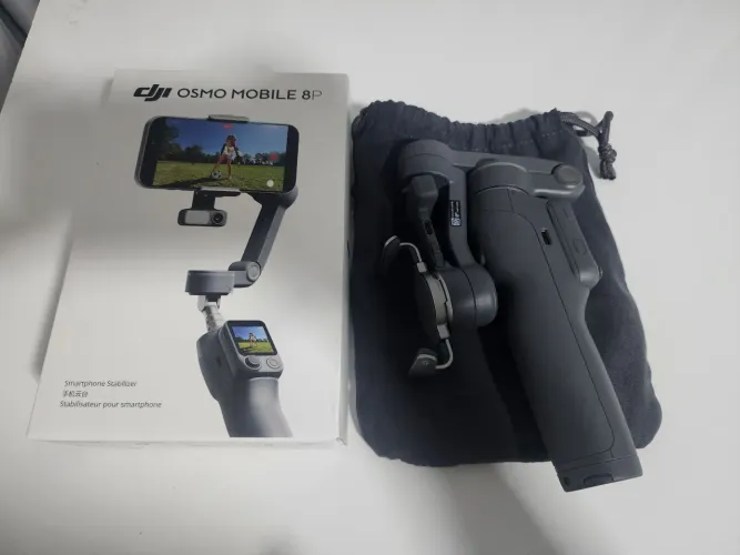 DJI Osmo Mobile 8P Advanced Tracking Combo