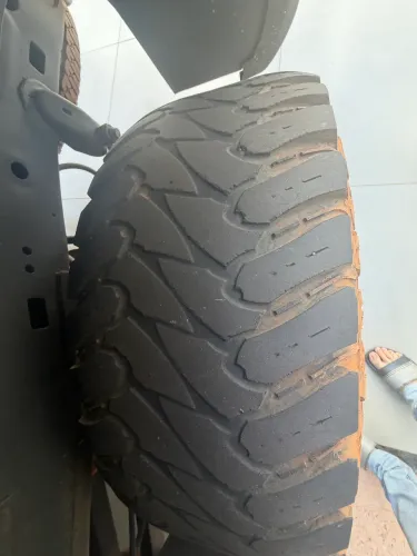 Pneus atturo 37 13.5 r18
