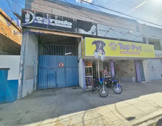 ALUGA-SE PRÉDIO COMERCIAL