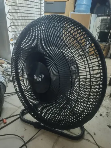 Ventilador age em perfeito estado de funcionamento