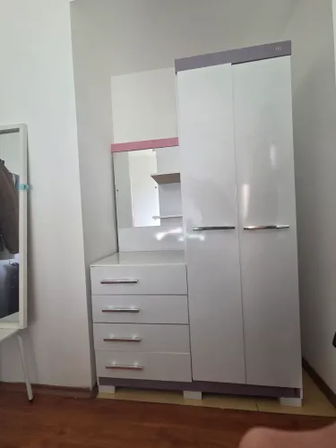Guarda Roupa Solteiro com Espelho 2 Portas 4 Gavetas