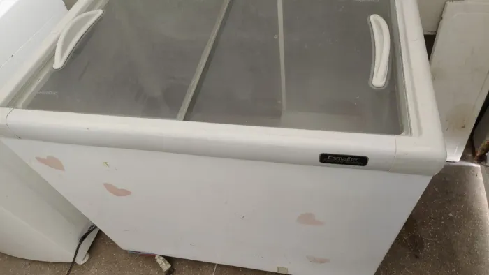 Vendo freezer tampa de vidro