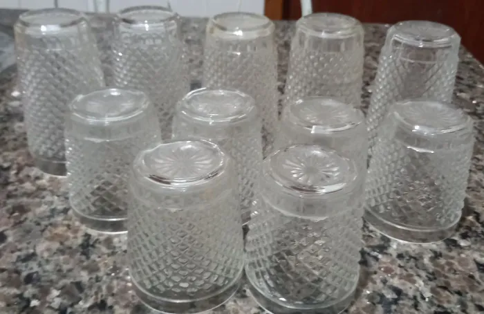 Kit com 11 copos novos barroco 80,00 retirar.