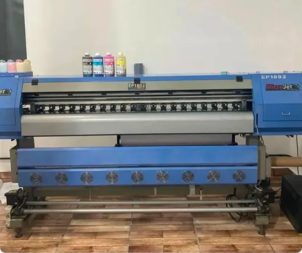 Impressora microjet de 1,80 de largura com 2 cabeças