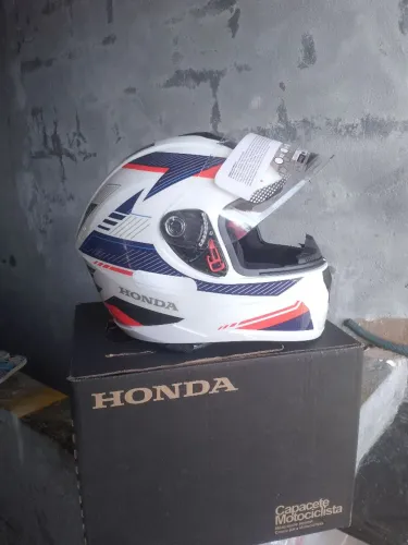 Capacete