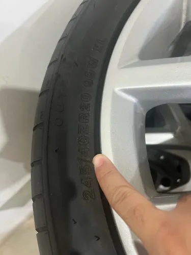 Rodas aro 20 com pneus
