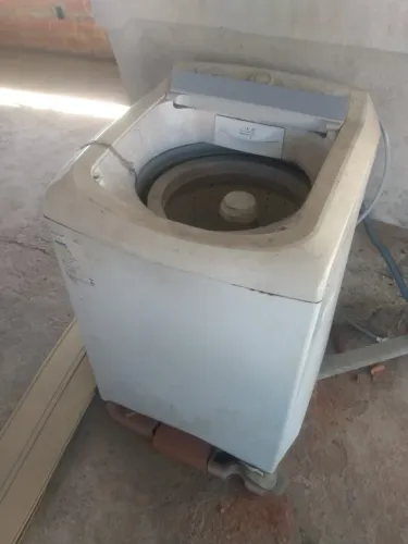 Máquina de lavar roupas Consul com defeito