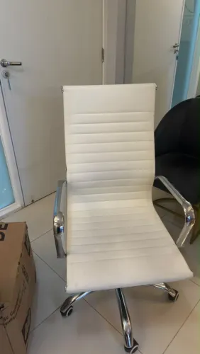 CADEIRA DE ESCRITÓRIO/CONSULTÓRIO