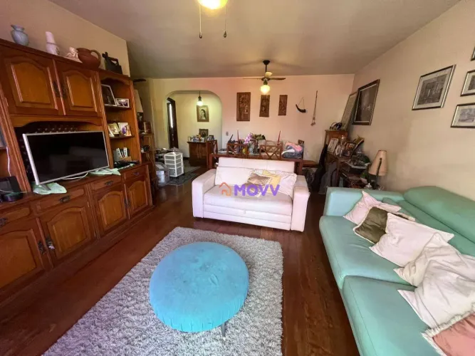 Apartamento com 4 quartos, 211 m²