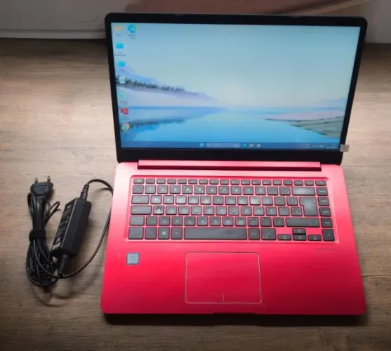 Notebook Asus i5 8a Ger / 8 GB Ram / 240 GB SsD / 2 Hrs Bateria / tela 15.6 Pol / Carregad