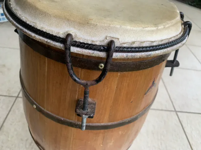 Tumbadora / Conga TG de Madeira - Pele Natural - 26 cm (10?)