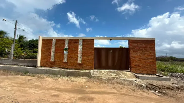 CASA A VENDA EM CARAPIBUS