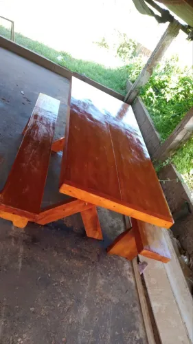 Mesa em estilo Rústico