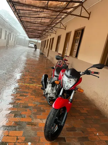 vendo cb 300r 2010 documentação tudo paga, no ponto de tranferir