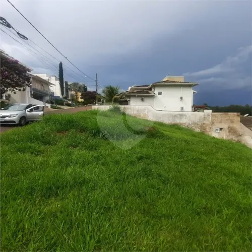 Loteamento a venda no condomínio Villaggio Capriccio