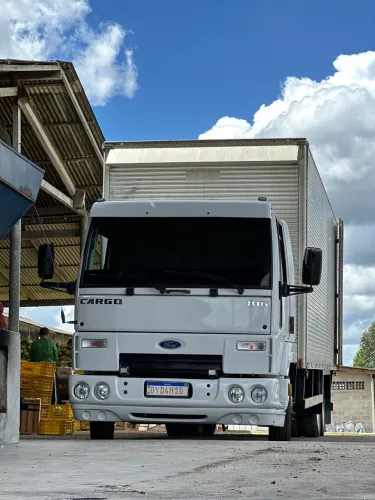 Caminhão Ford cargo 2013 Truck