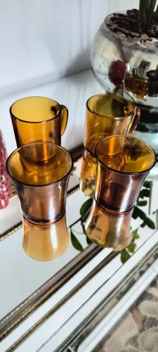 2 copos e 2 canecas âmbar Duralex 