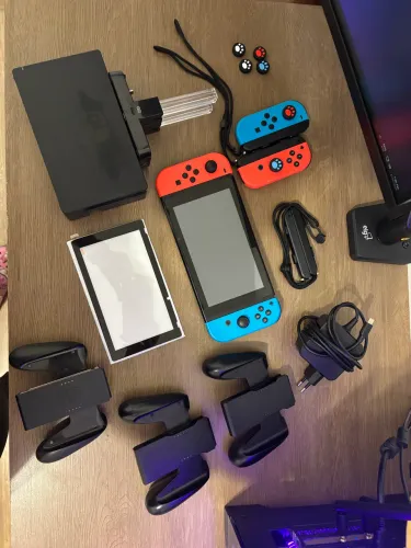 Nintendo switch v1 desbloqueado com acessórios