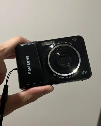 Câmera Samsung ES25 - Portátil com Flash