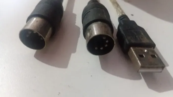 Cabo midi USB