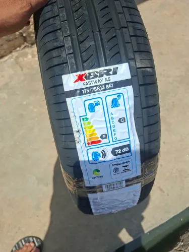 Pneu aro 13