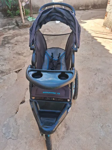 Carinho de bebê 3 rodas