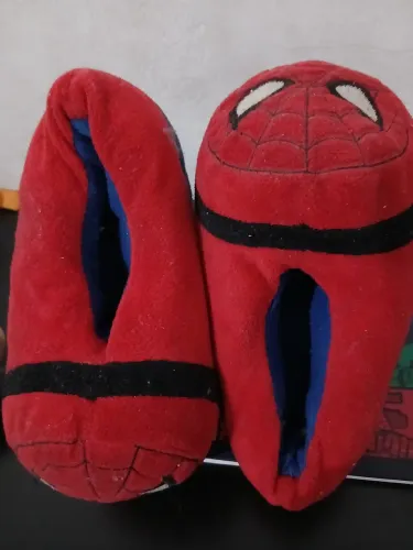 Pantufa homem aranha n°33
