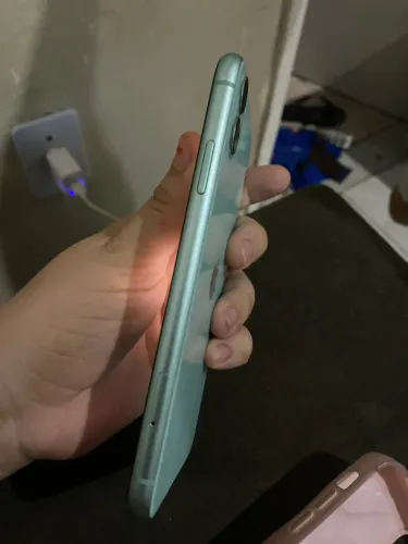 iPhone 11 64