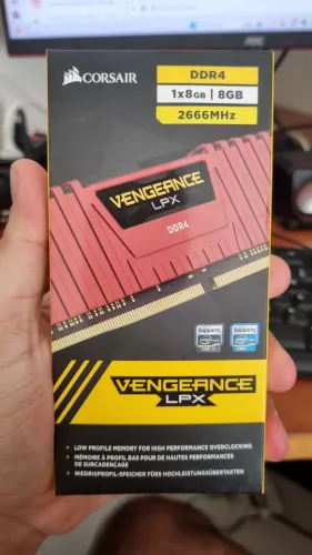 Memória RAM Corsair Vengeance 8gb DDR4 2666Mhz CL16