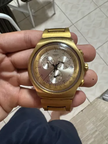 Swatch cara branca