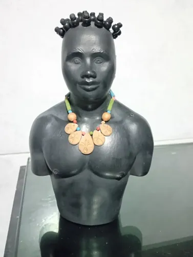 Busto Homem Afro