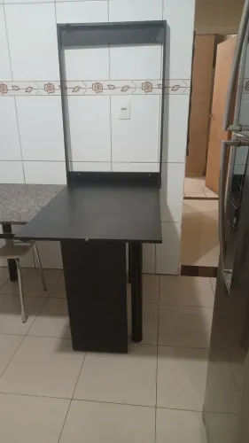 Mesa retrátil usada