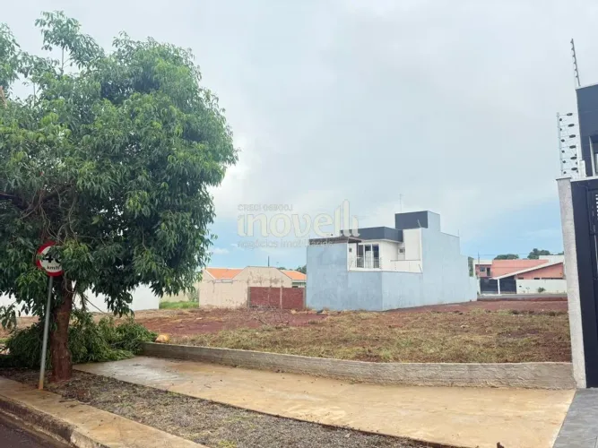 Terreno à venda em Maringá, Bom Jardim, com 400 m²