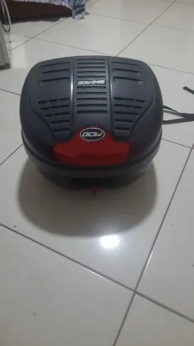 Baú de moto (Novo) usei 2 vezes vendo por 200,00 reais