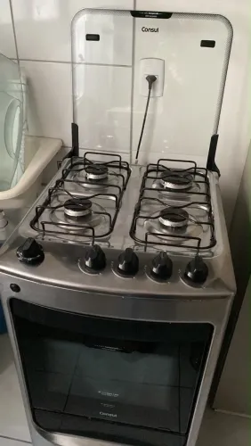 FOGÃO CÔNSUL 4 BOCAS- ACENDIMENTO AUTOMÁTICO-FORNO FUNCIONANDO NORMALMENTE