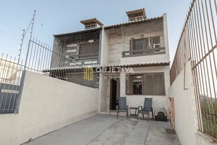 Casa à venda 3 Quartos 2 Suites 2 Vagas 92M² Guarujá Porto Alegre - RS