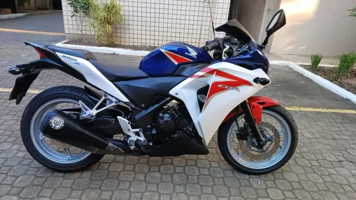 Vendo Honda CBR 250R Perfeito Estado. Nada a Fazer, Duvido Igual. Aceito Cartão