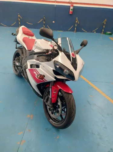 Yamaha R1 cor Raridade