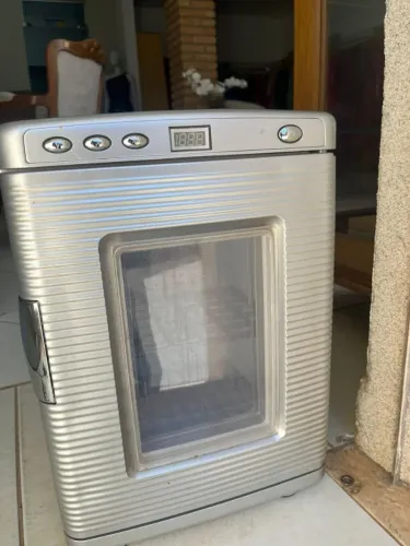 REFRIGERADOR PORTÁTIL 