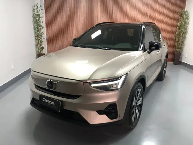 Volvo XC40 Recharge Plus (elétrico) 2023
